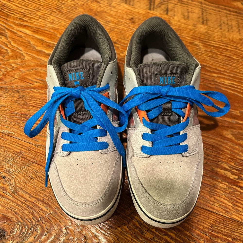Nike Ruckus 2 Low Kids Sneakers 6Y Grey Blue Skate Shoes Lace-Up Athletic